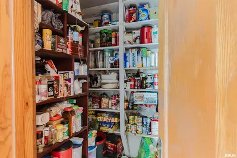 211 N Victor St, Christopher, IL 62822 photo 13