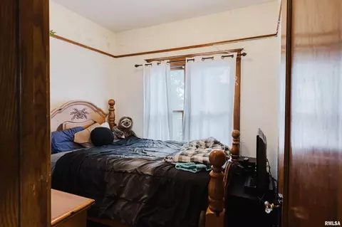 211 N Victor St, Christopher, IL 62822 photo 19