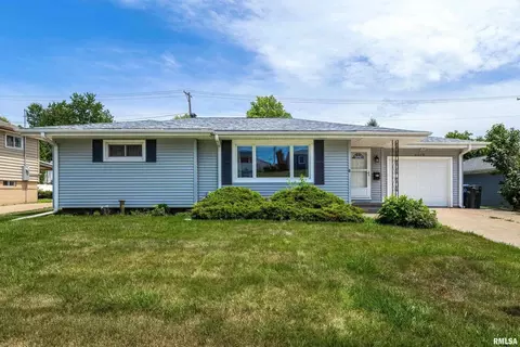 4329 N Pine St, Davenport, IA 52806