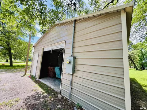 5087 W Murray St, Sesser, IL 62884 photo 5
