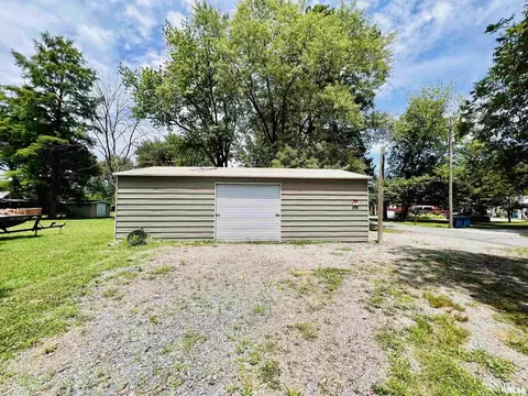 5087 W Murray St, Sesser, IL 62884 photo 4