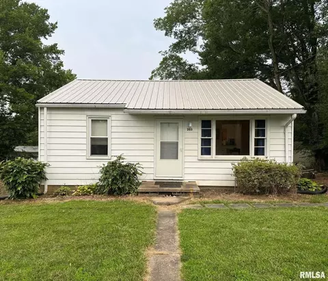 203 S 6th St, Vienna, IL 62995