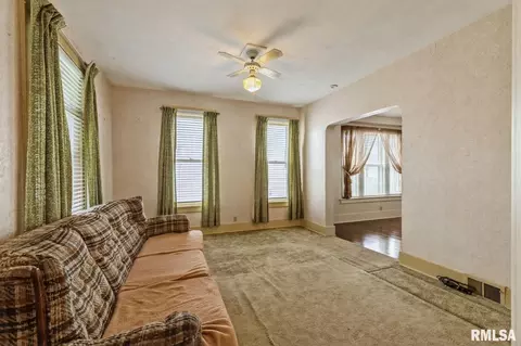 1915 3rd St, Moline, IL 61265 photo 6