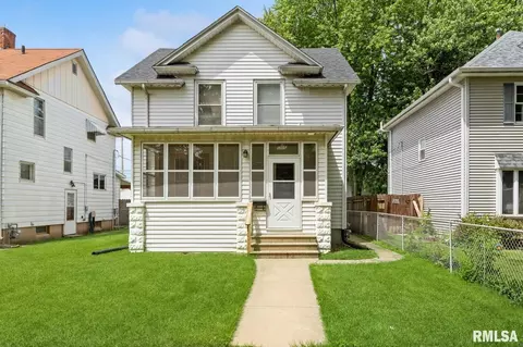 1915 3rd St, Moline, IL 61265