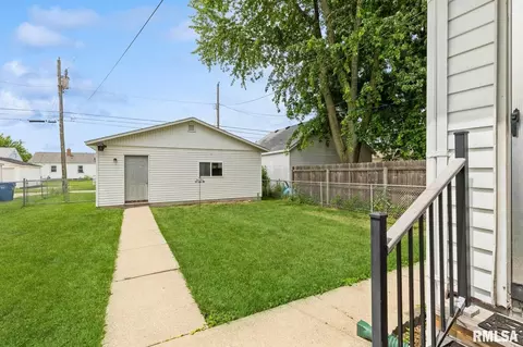 1915 3rd St, Moline, IL 61265 photo 4