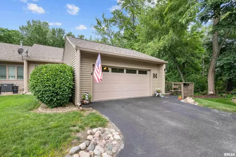 471 44th Avenue Ct, East Moline, IL 61244