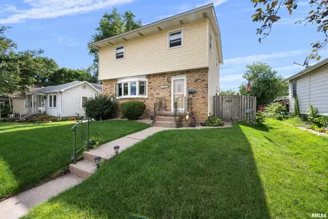 2208 42nd St, Rock Island, IL 61201