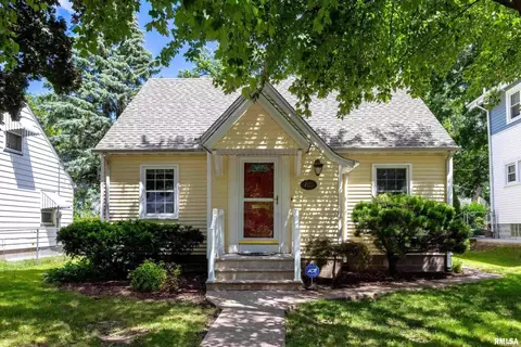 2123 N Myrtle St, Davenport, IA 52804