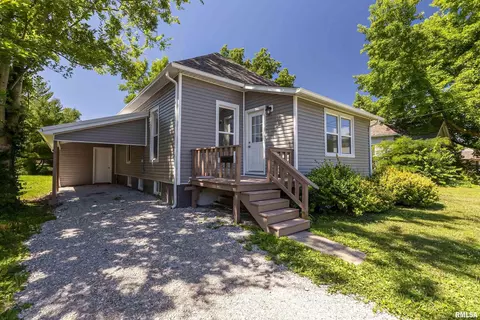 807 E Park St, Du Quoin, IL 62832