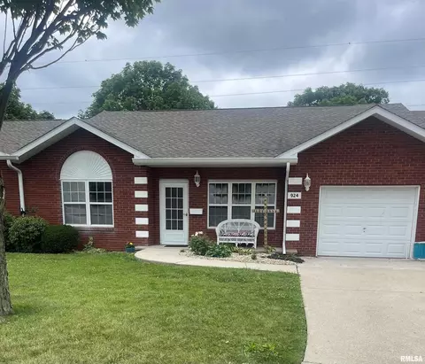 924 S Chicago St, Geneseo, IL 61254