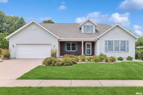 5020 Greystone Dr, Bettendorf, IA 52722