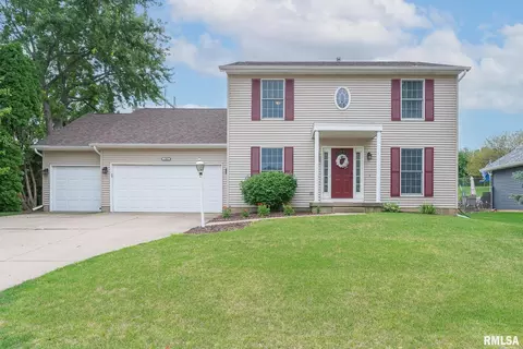 1307 W 60th St, Davenport, IA 52806