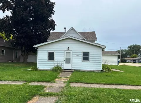 302 5th Ave, Dewitt, IA 52742