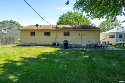 4805 45th Ave, Moline, IL 61265 photo 25
