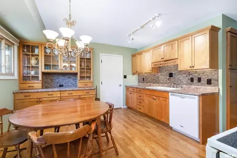 4805 45th Ave, Moline, IL 61265 photo 8