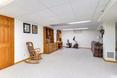 4805 45th Ave, Moline, IL 61265 photo 19