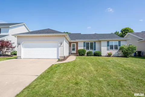 5119 Garner Dr, Davenport, IA 52806