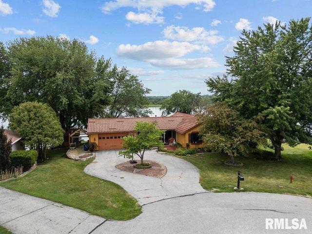 219 Lakeview Dr, Sherrard, IL 61281