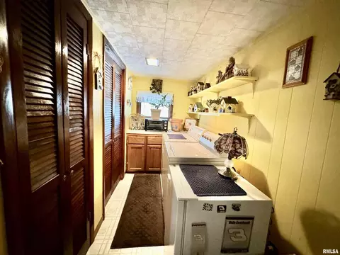 412 NE 3rd Ave, Aledo, IL 61231 photo 18