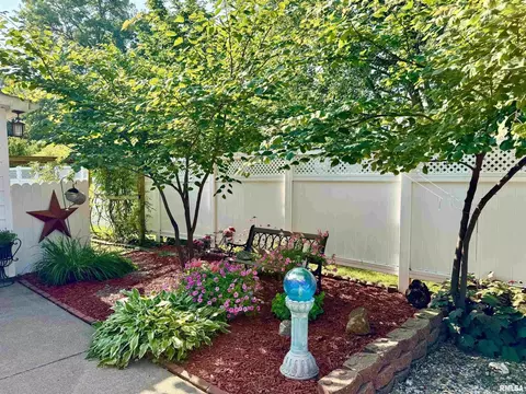 412 NE 3rd Ave, Aledo, IL 61231 photo 3