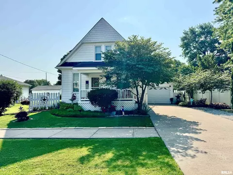 412 NE 3rd Ave, Aledo, IL 61231