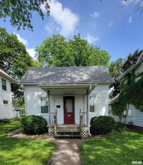1422 14th St, Moline, IL 61265