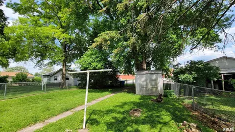 1422 14th St, Moline, IL 61265 photo 8