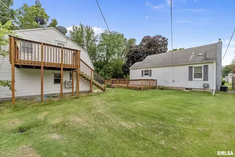 2418 48th St, Moline, IL 61265 photo 5