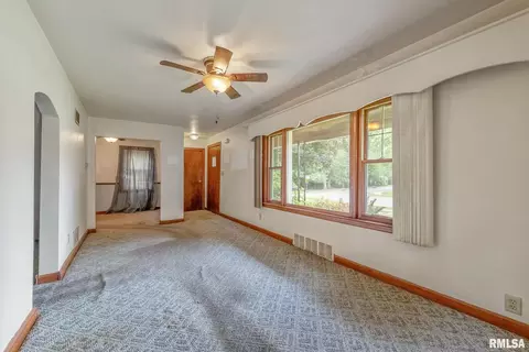 2418 48th St, Moline, IL 61265 photo 12