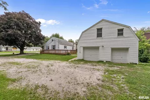2418 48th St, Moline, IL 61265 photo 6