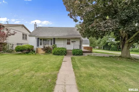 2418 48th St, Moline, IL 61265