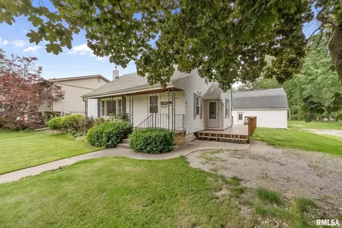 2418 48th St, Moline, IL 61265 photo 2