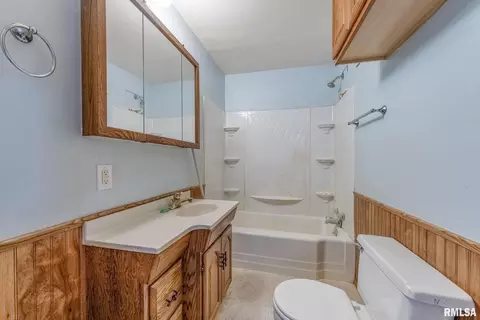 2418 48th St, Moline, IL 61265 photo 13