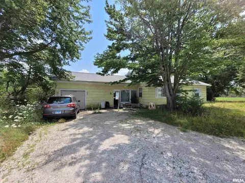 878 E975 Ave, Mount Sterling, IL 62353