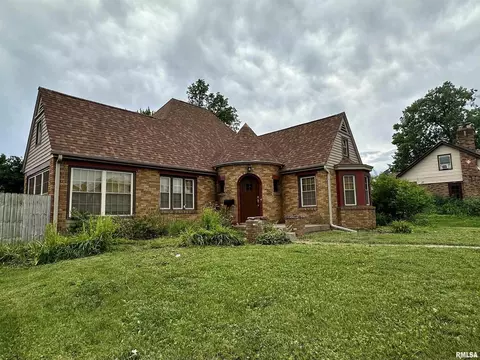 2916 21st Ave, Rock Island, IL 61201