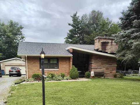 3420 Westview Dr, Quincy, IL 62301