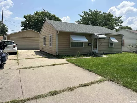 7207 Volquardsen Ave, Davenport, IA 52806