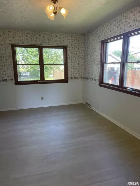 3705 26th St, Moline, IL 61265 photo 6
