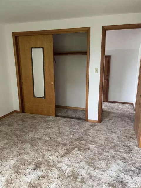 3705 26th St, Moline, IL 61265 photo 9