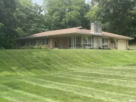 710 N Bluff Blvd, Clinton, IA 52732