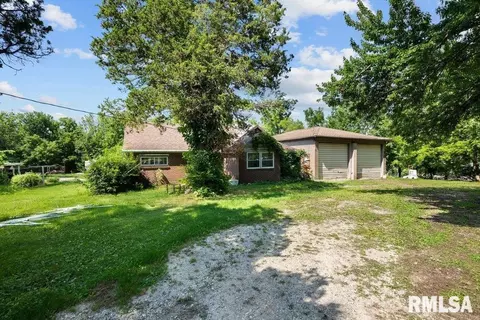 4330 Tanglewood Rd, Bettendorf, IA 52722