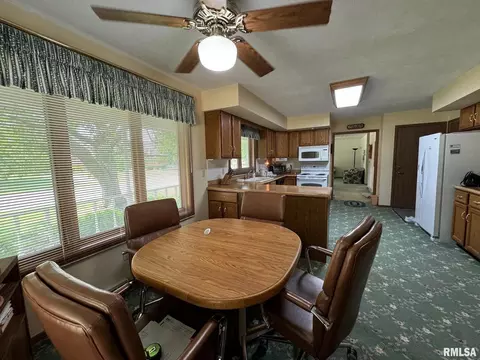 1620 41st St, Moline, IL 61265 photo 14