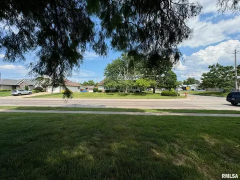 1620 41st St, Moline, IL 61265 photo 6