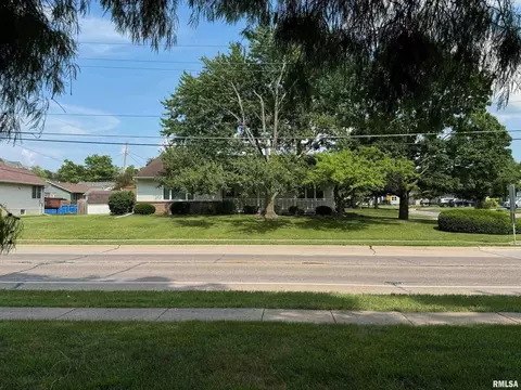 1620 41st St, Moline, IL 61265 photo 5