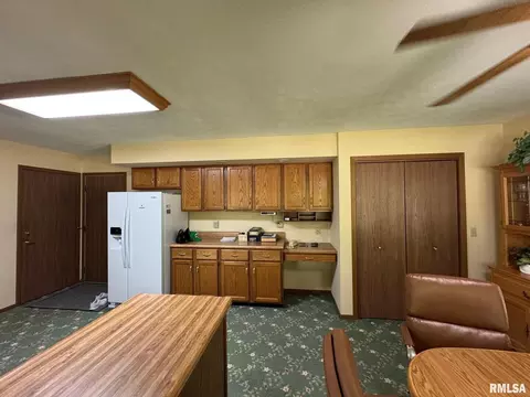 1620 41st St, Moline, IL 61265 photo 11