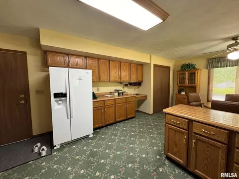 1620 41st St, Moline, IL 61265 photo 9