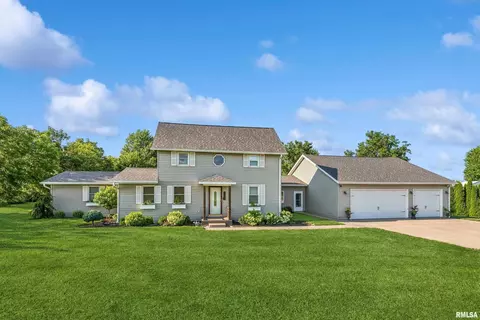 4560 170th St, Clinton, IA 52732