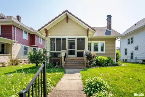 2221 Ripley St, Davenport, IA 52803