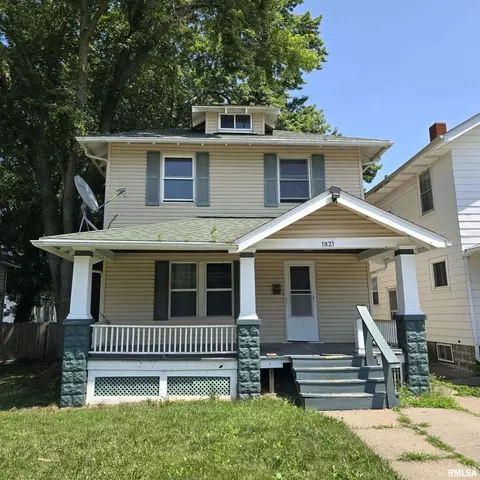 1821 Grand Ave, Davenport, IA 52803
