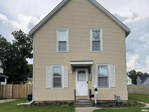 1848 3rd St, Moline, IL 61265